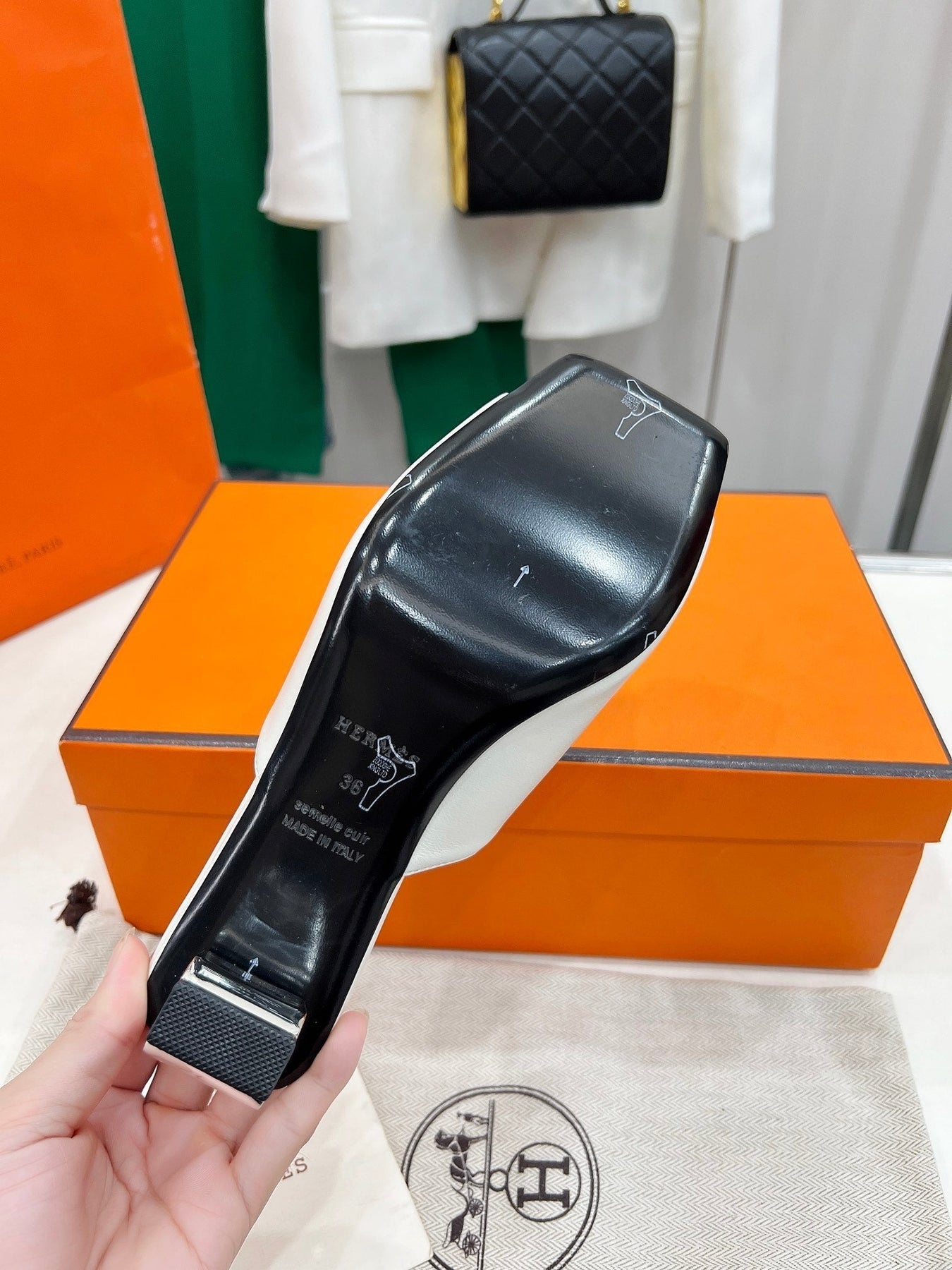 ICONIQUE 60 SANDAL IN WHITE CALFSKIN