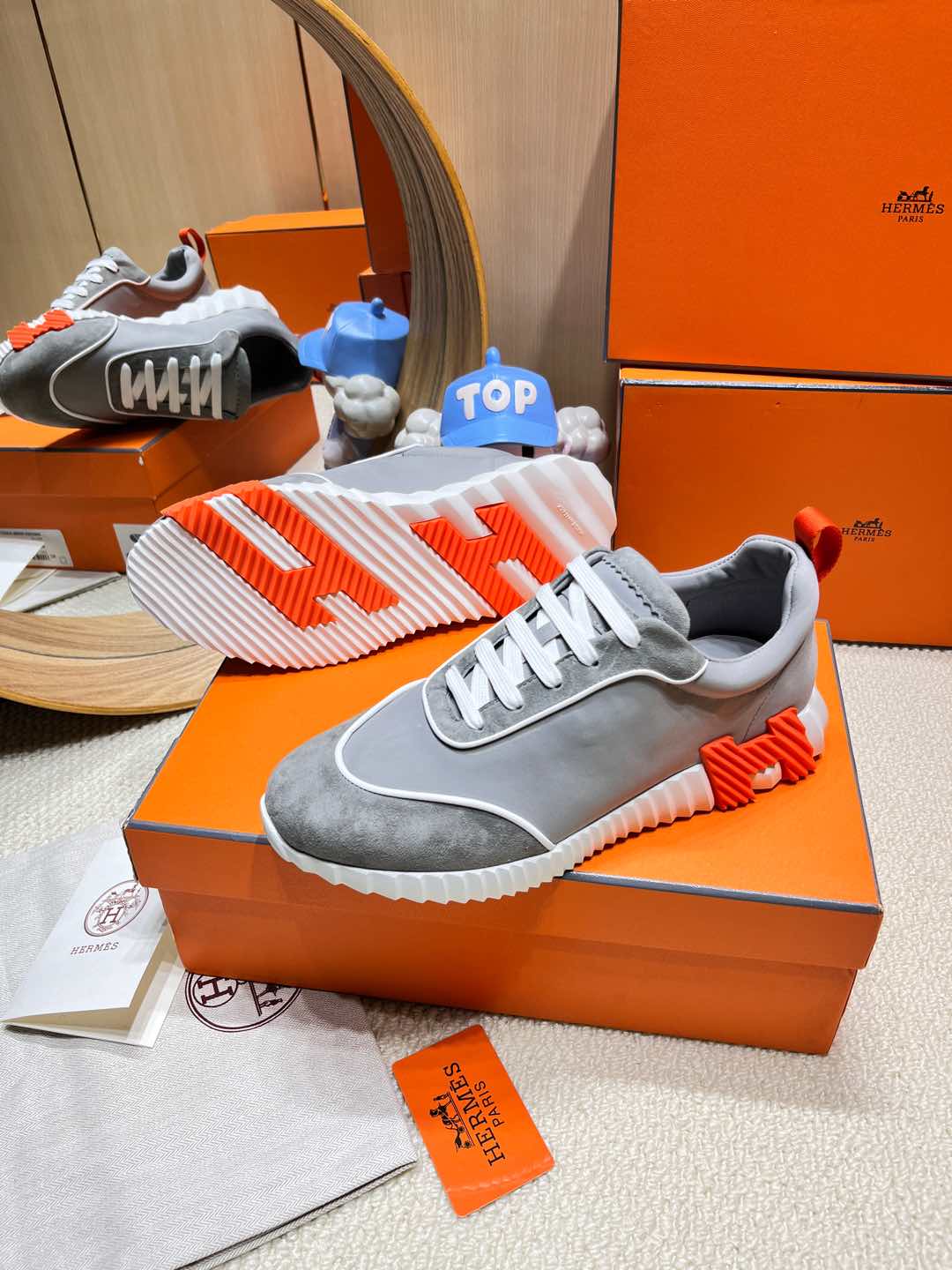BOUNCING SNEAKER IN SMOKE GRAY SUEDE AND CALFSKIN