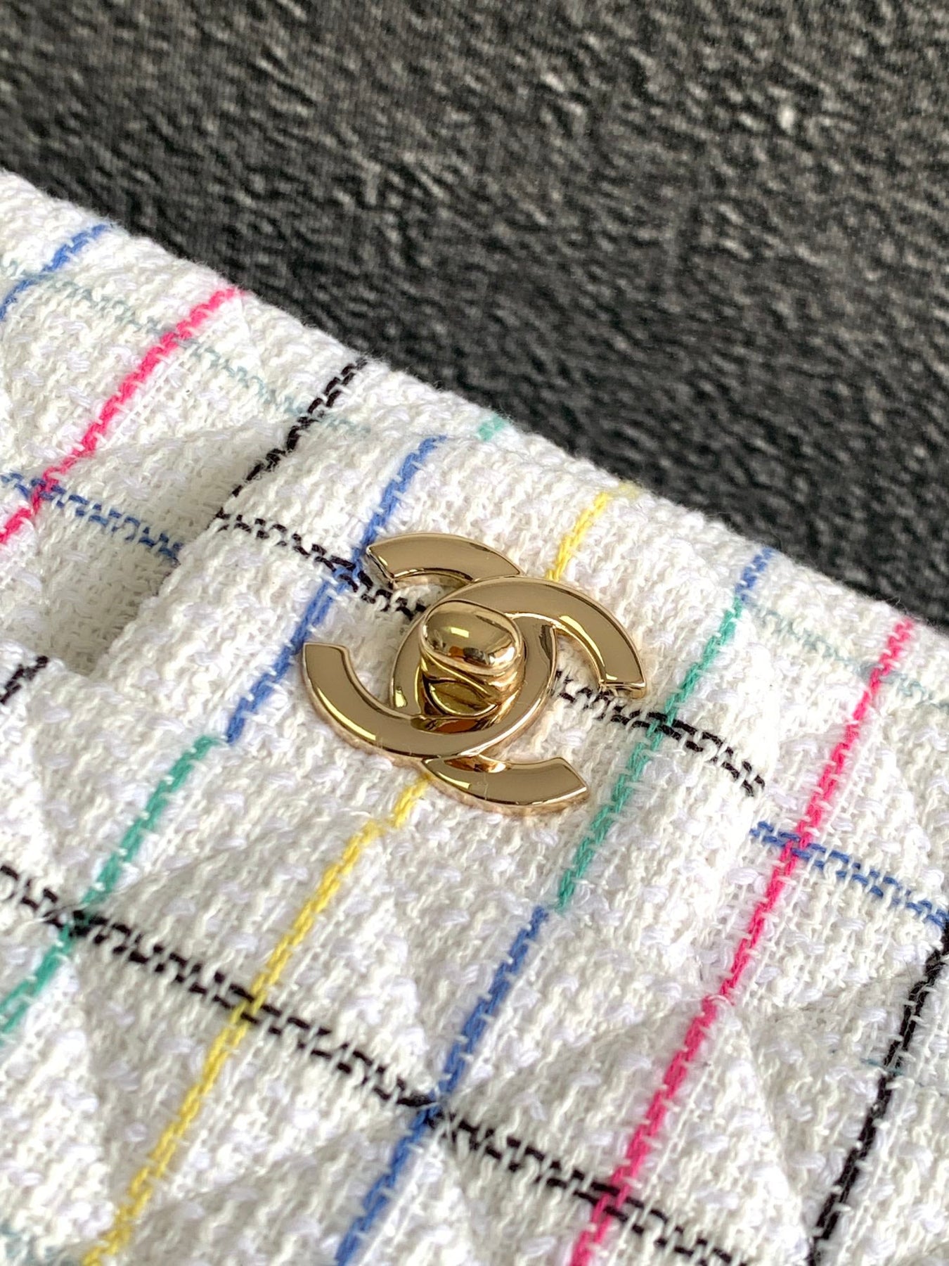 CC MEDIUM 25 FLAP BAG IN WHITE WOOL TWEED