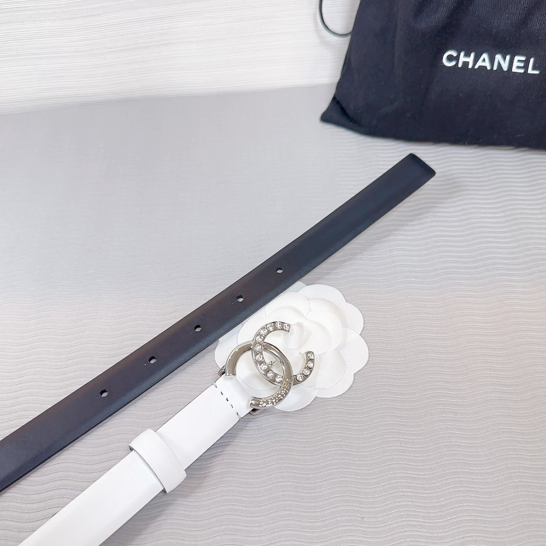 CC BELT 20 MM IN WHITE SMOOTH CALFSKIN SILVER HARDWARE ATTACH RHINSTONE