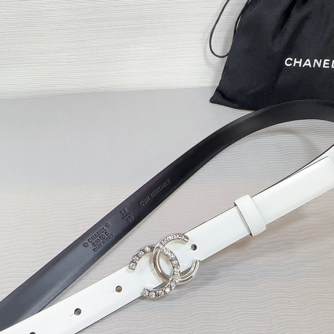 CC BELT 20 MM IN WHITE SMOOTH CALFSKIN SILVER HARDWARE ATTACH RHINSTONE