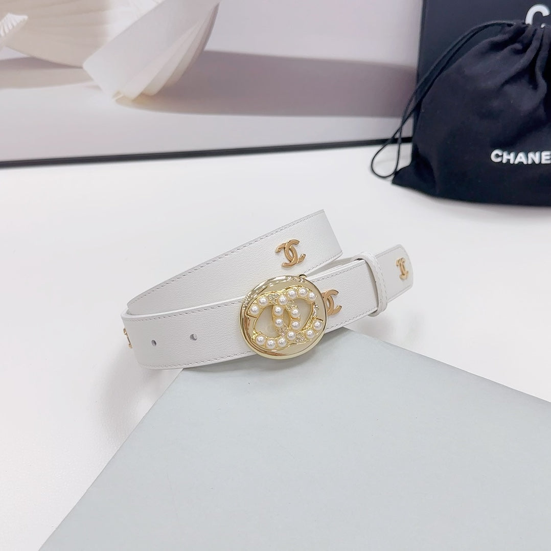 CC 30MM BELT IN WHITE CALFSKIN GOLD HARDWARE ATTACH PEARLS