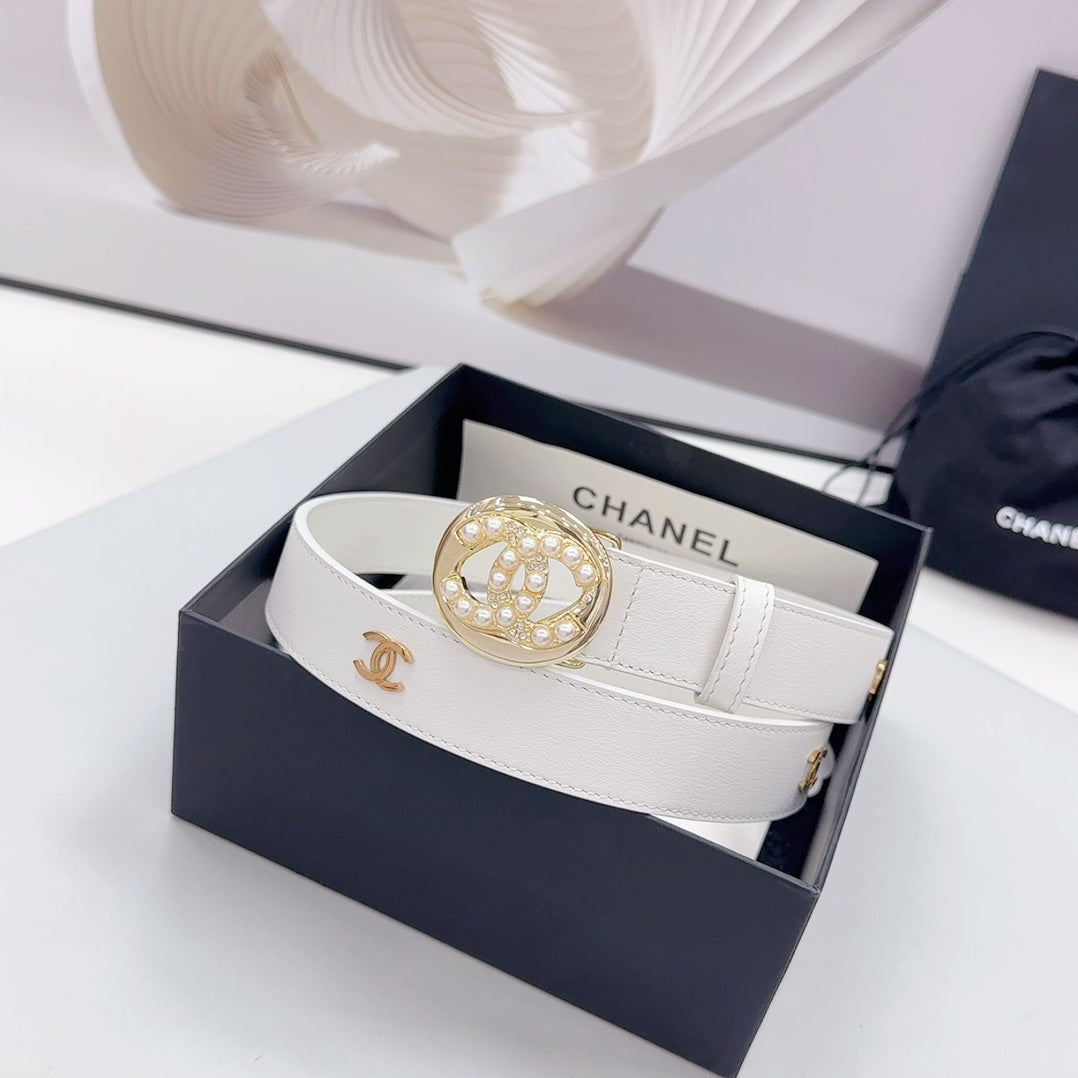 CC 30MM BELT IN WHITE CALFSKIN GOLD HARDWARE ATTACH PEARLS