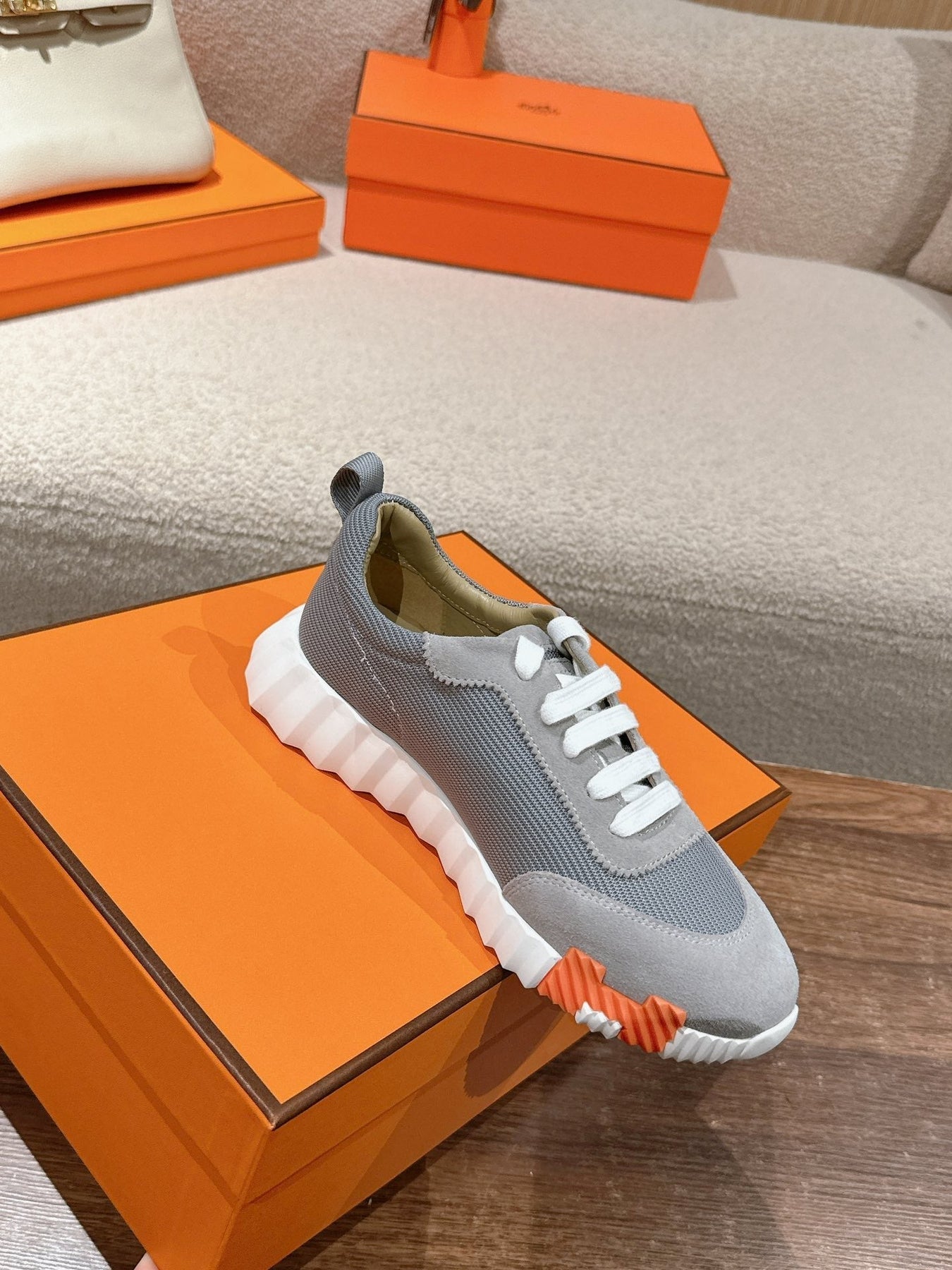 MAINLAND SNEAKER IN ASH GRAY SUEDE AND SHARK GRAY BREATHABLE MESH FABRIC