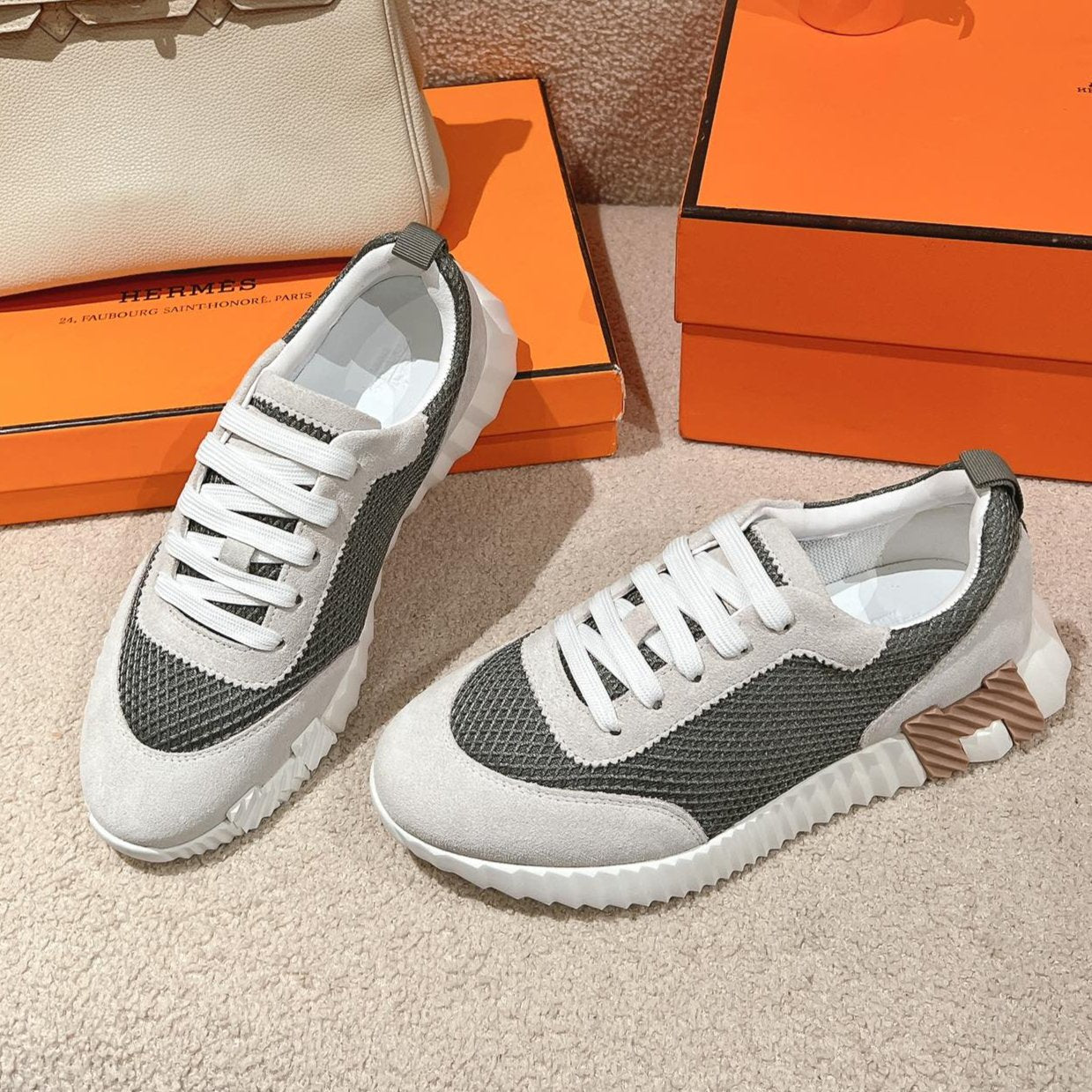 MAINLAND SNEAKER IN PALE GRAY SUEDE AND SMOKE GRAY BREATHABLE MESH FABRIC
