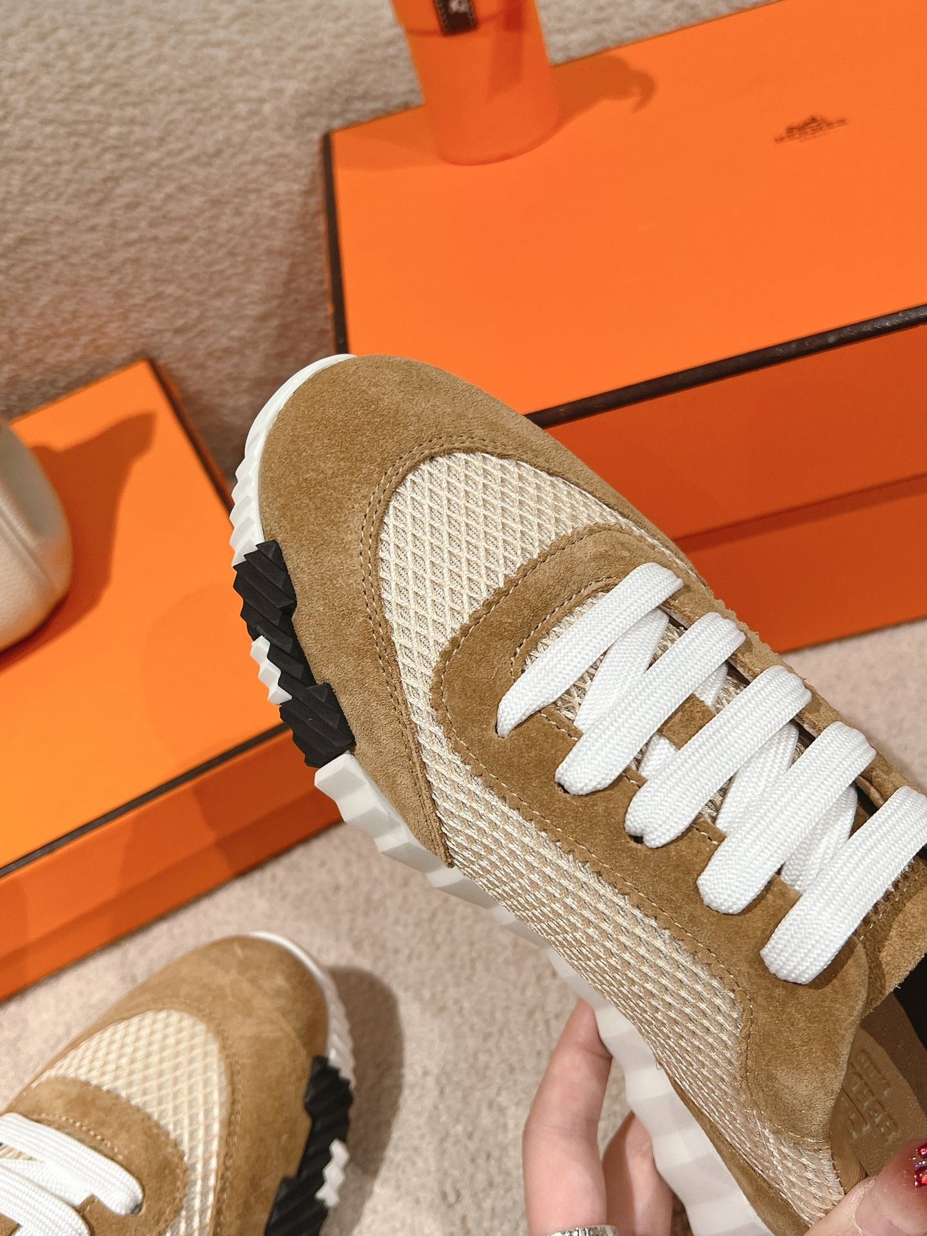 MAINLAND SNEAKER IN PEANUT BROWN SUEDE AND WHITE BREATHABLE MESH FABRIC