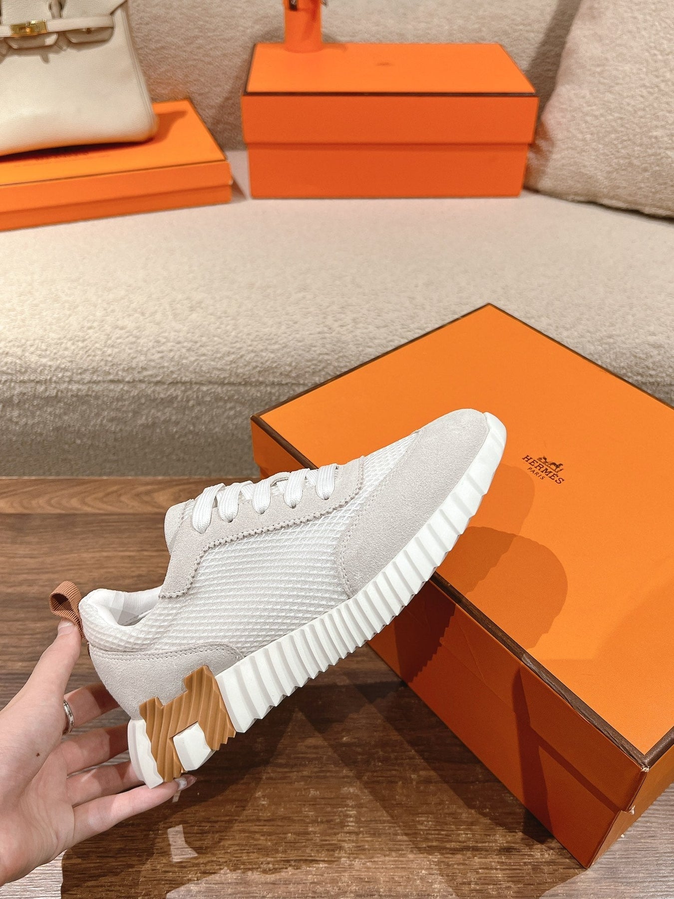 MAINLAND SNEAKER IN PALE GRAY SUEDE AND WHITE BREATHABLE MESH FABRIC