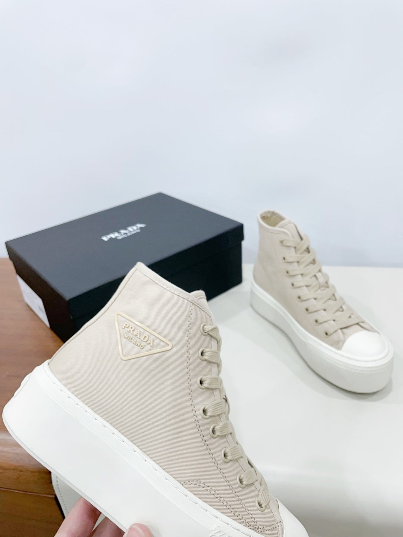HIGH-TOP SEANKERS IN BEIGE CANVAS