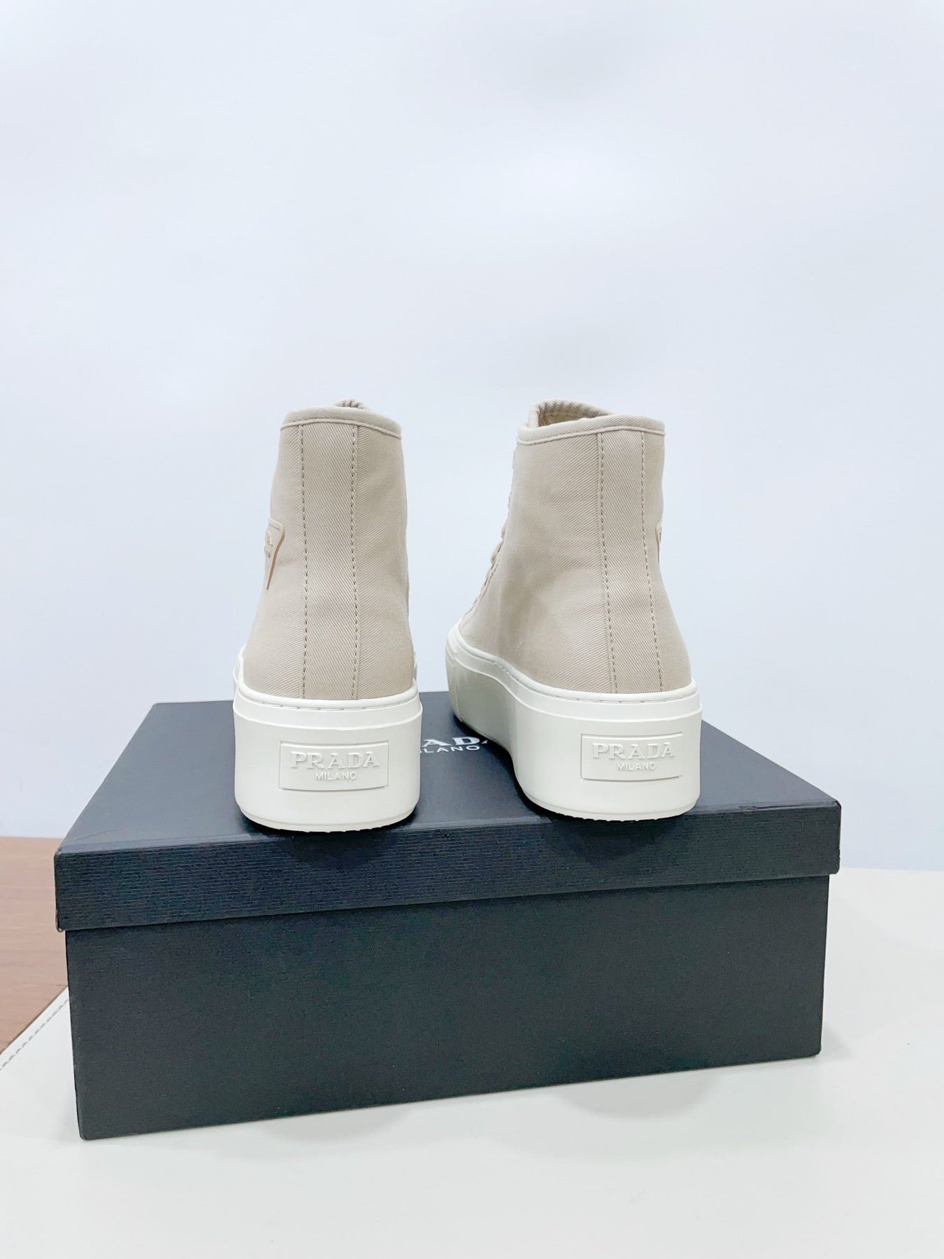 HIGH-TOP SEANKERS IN BEIGE CANVAS