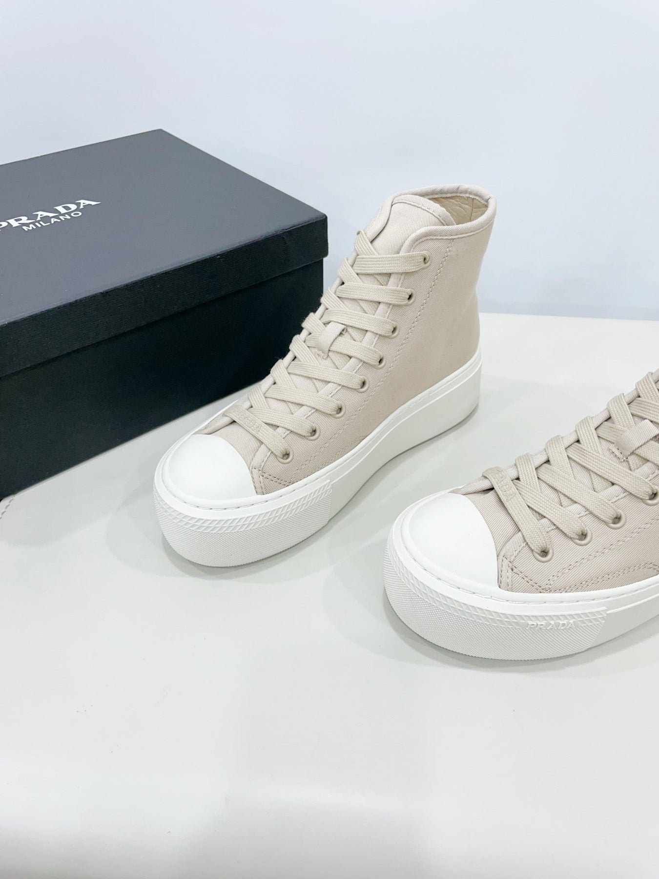 HIGH-TOP SEANKERS IN BEIGE CANVAS