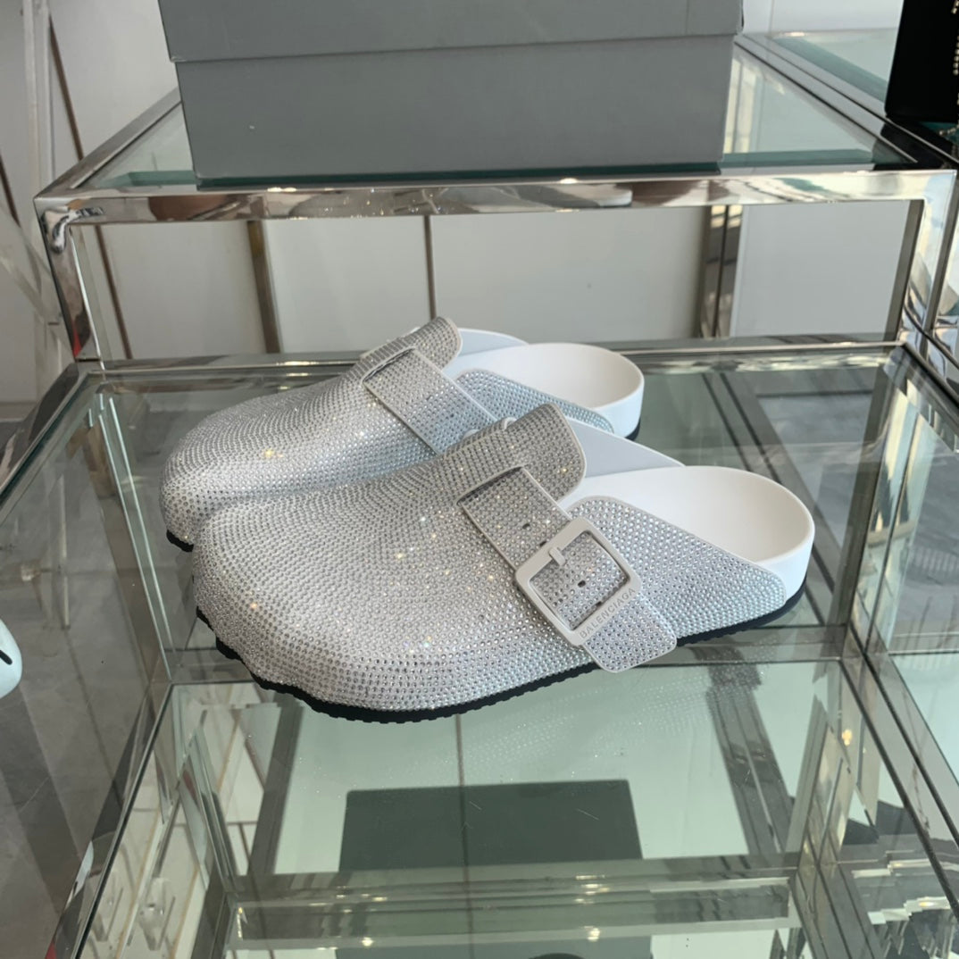BIRKENSTOCK CLOG ATTACHED RHINESTONES IN WHITE CALFSKIN