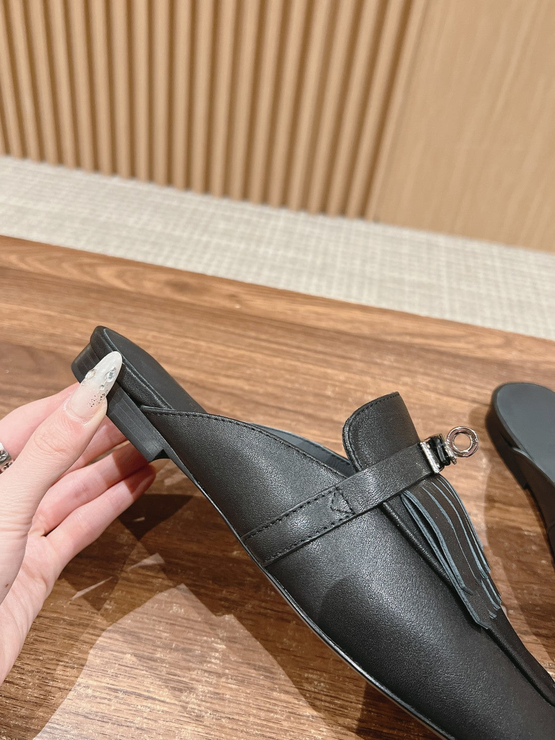 OZ Mule Fringed Black