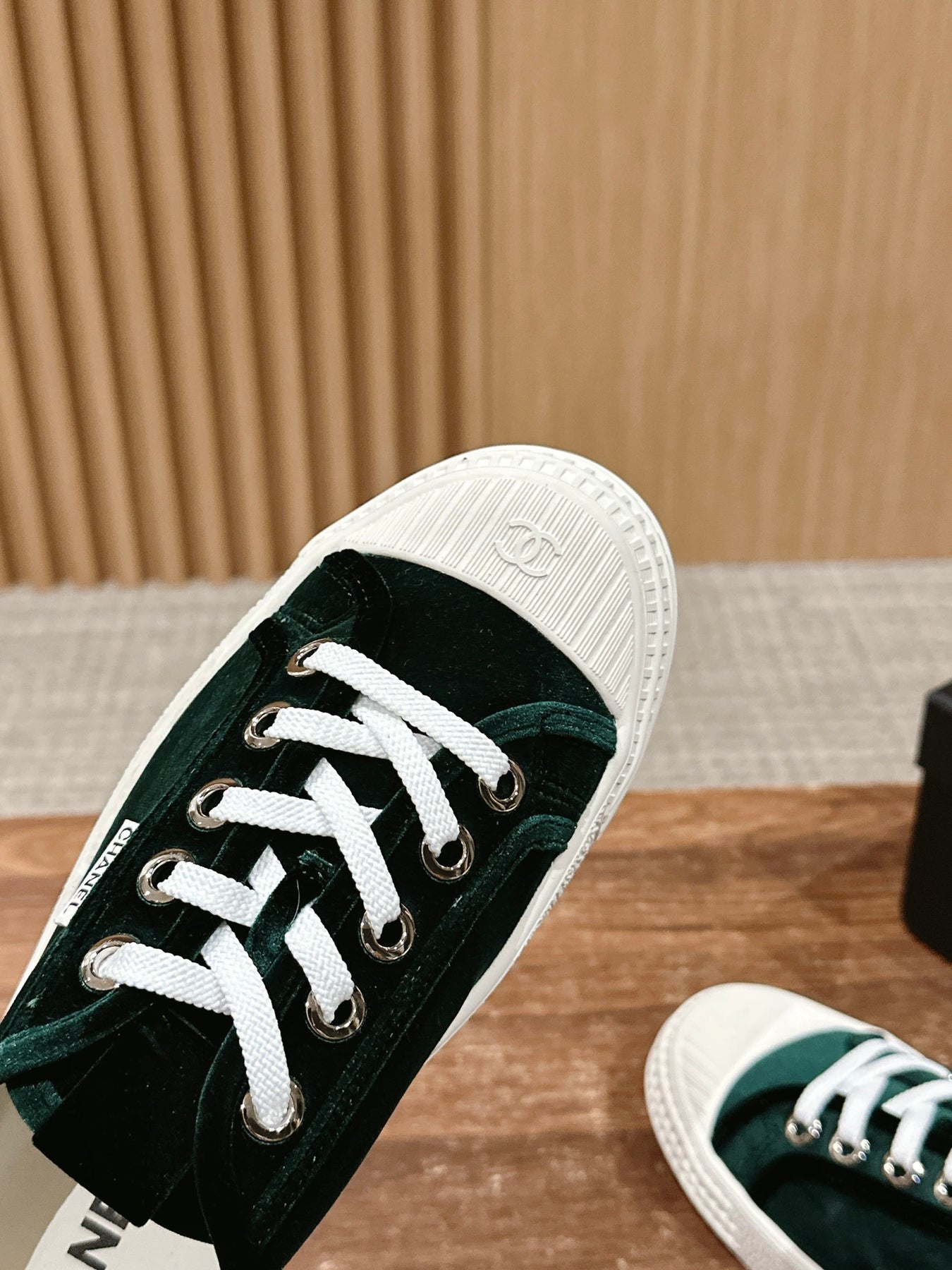 CONVERSE SNEAKER IN DARK GREEN VELVET