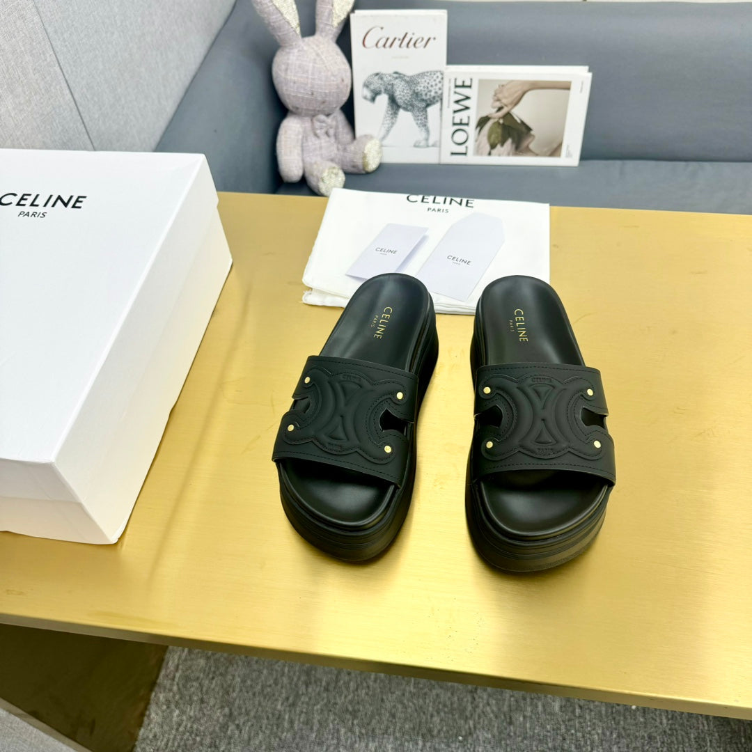 BLOCK SLIDES WITH TRIOMPHE IN BLACK SMOOTH CALFSKIN
