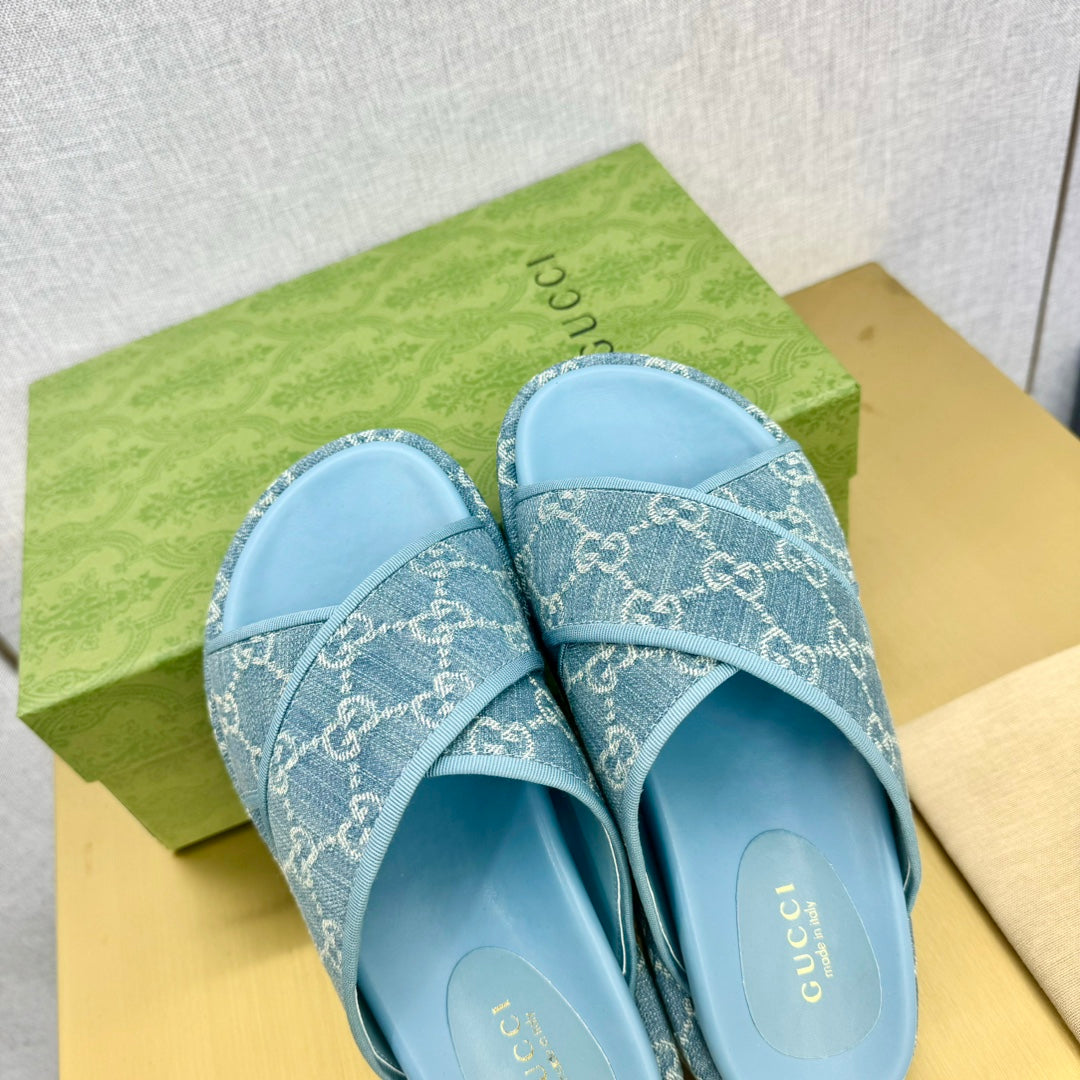 GG SLIDE SANDAL SKY CANVAS CROSS STRAPS