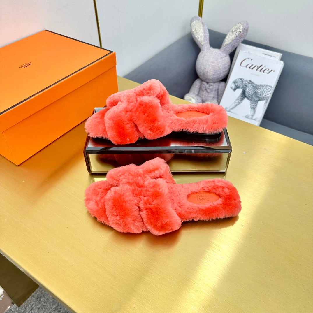 ORAN SHEARLING SANDALS RED PINK
