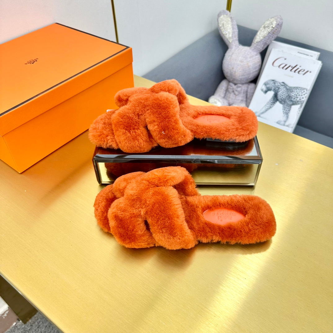 ORAN SHEARLING SANDALS SALAMANDER ORANGE