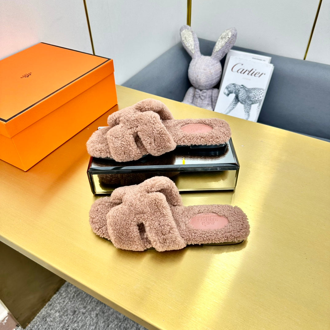 ORAN SHEARLING SANDALS ROSY BROWN