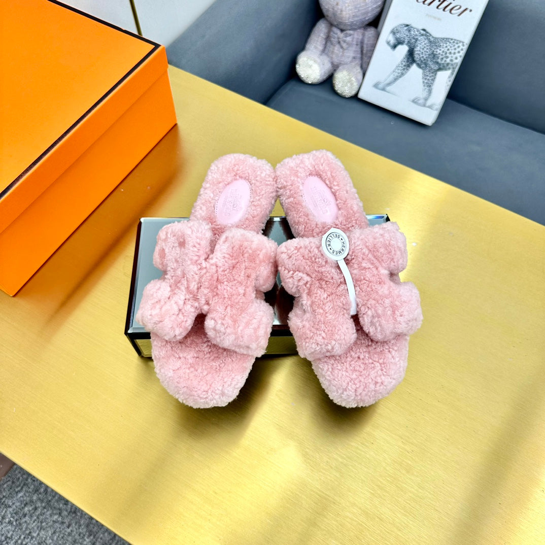 ORAN SHEARLING SANDALS BABY PINK