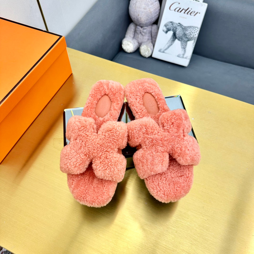 ORAN SHEARLING SANDALS SALMON PINK