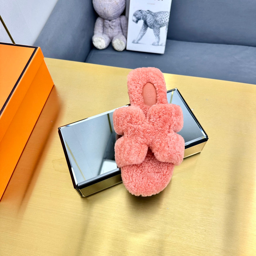 ORAN SHEARLING SANDALS SALMON PINK