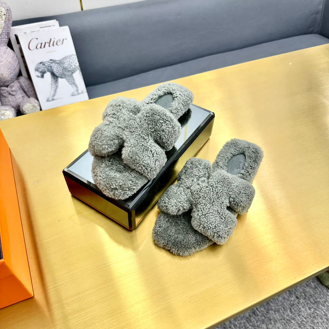 ORAN SHEARLING SANDALS RHINO GRAY