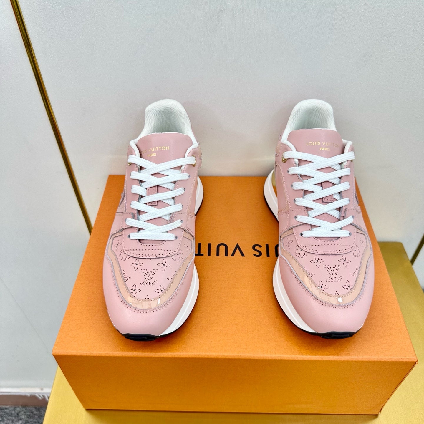 NEO RUN AWAY SNEAKER IN ROSE PINK CALFSKIN