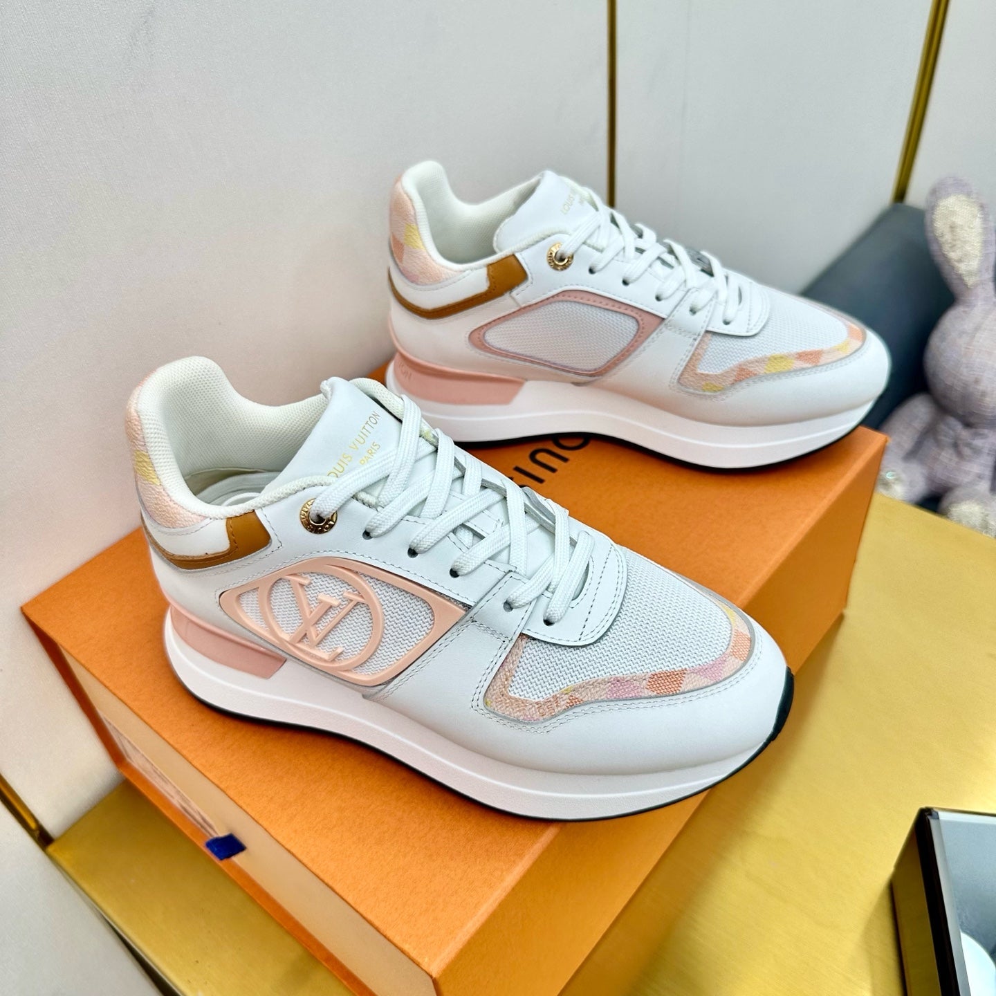 NEO RUN AWAY SNEAKER IN WHITE MIX PEACH PINK CALFSKIN