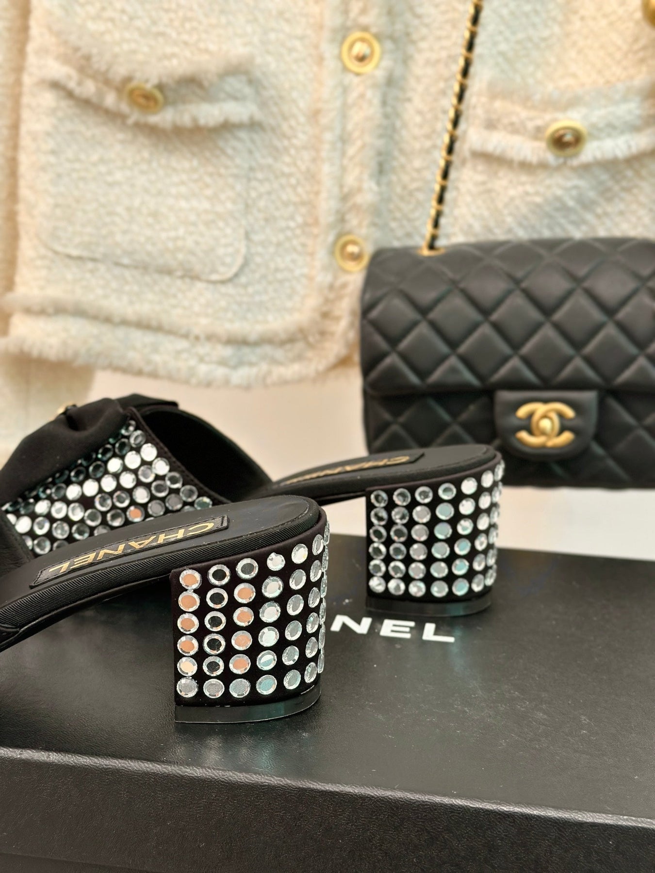 BLOCK HEEL MULE WITH WHITE RHINESTONES IN BLACK LAMBSKIN