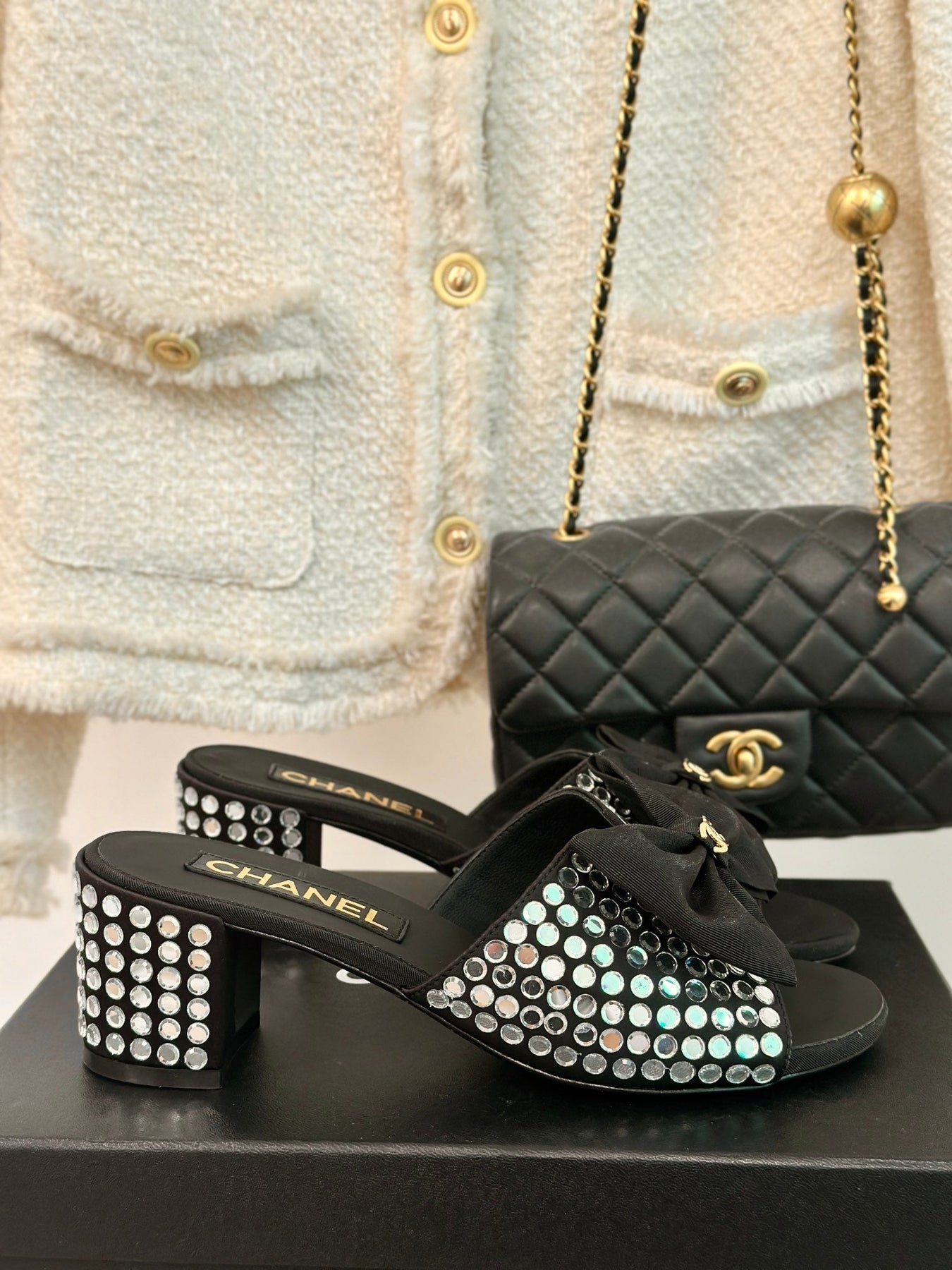 BLOCK HEEL MULE WITH WHITE RHINESTONES IN BLACK LAMBSKIN