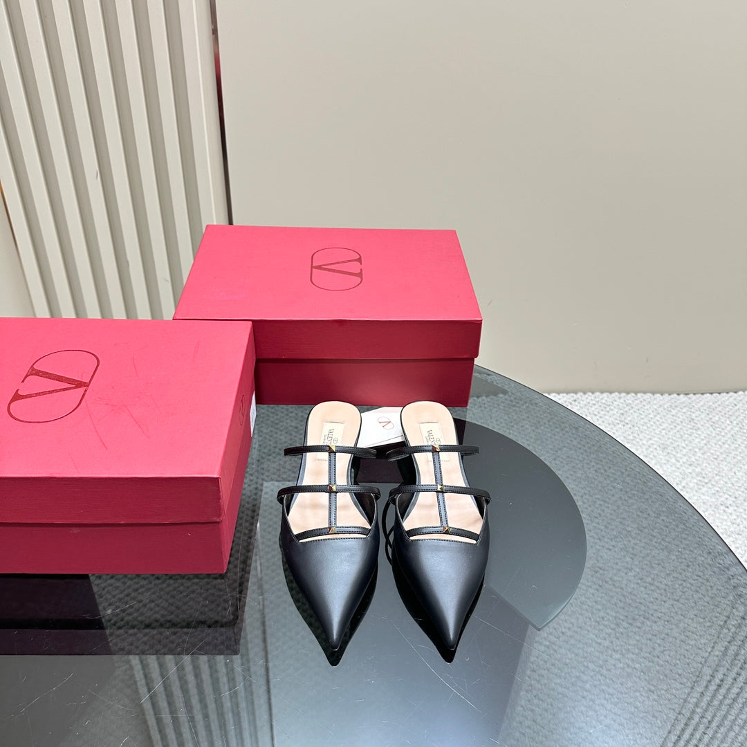 ROCKSTUD WISPY BLACK CALFSKIN MULE 20MM