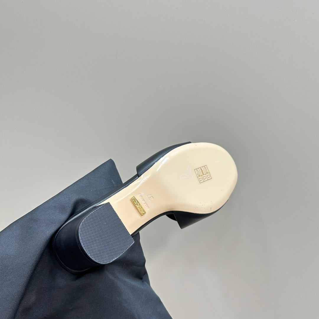 MID-HEEL 5 CM MULE IN BLACK CALFSKIN