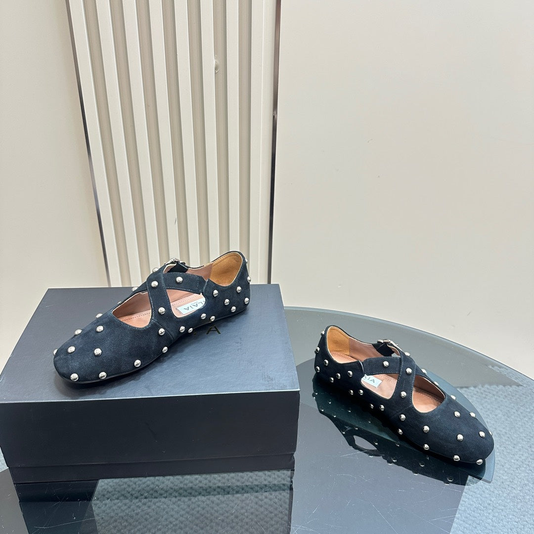 CRISS CROSS BALLET FLATS IN BLACK SUEDE WITH STUDS