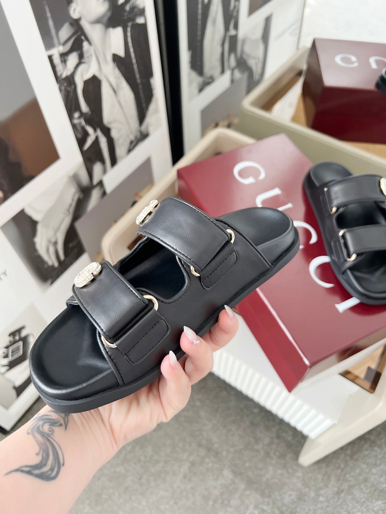 DOUBLE G CRYSTAL FLAT SANDALS IN BLACK SOFT LAMBSKIN