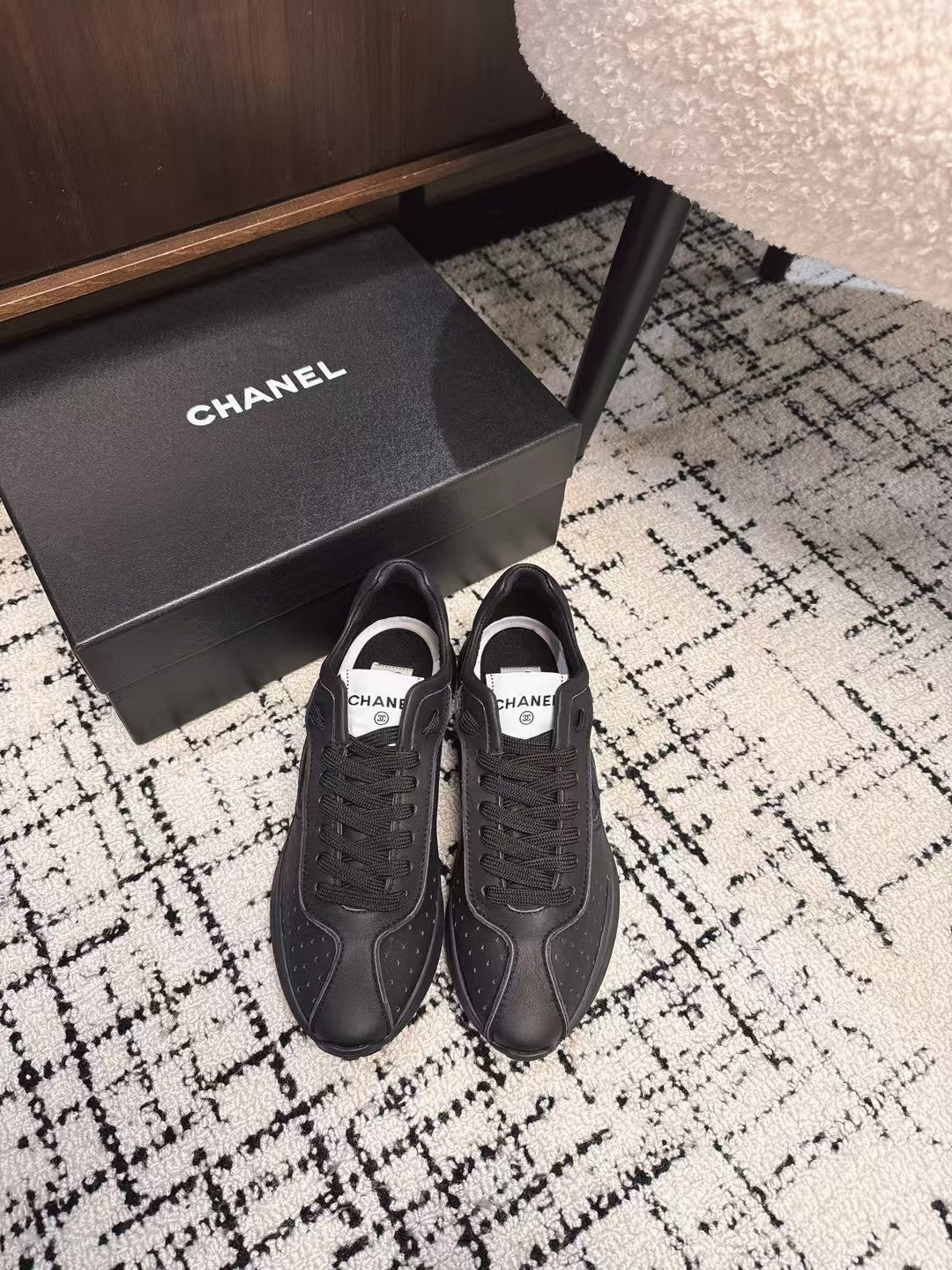 CLASSIC SNEAKERS IN BLACK SHEEPSKIN