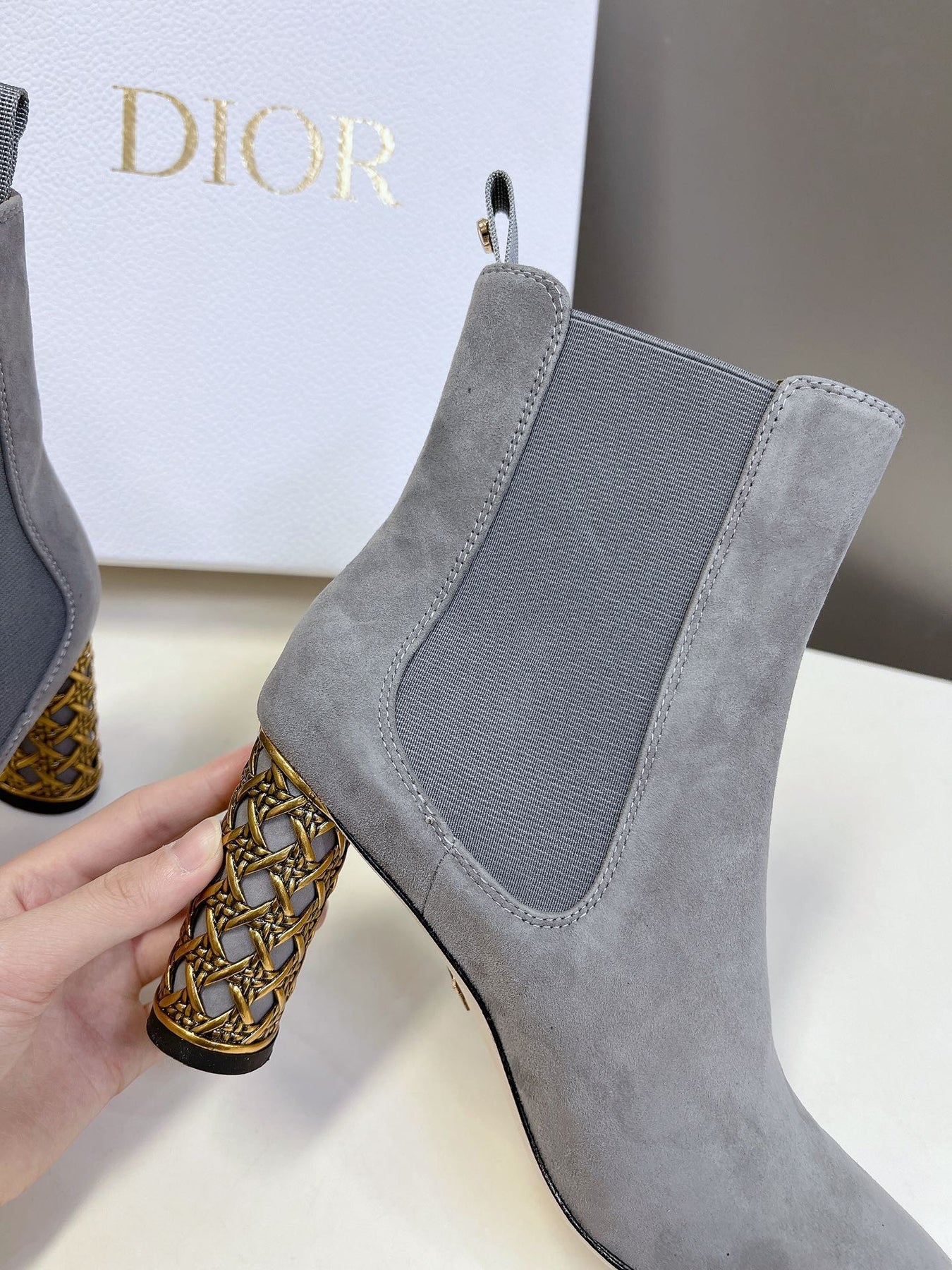 ICON HEELED ANKLE BOOT COOL GRAY SUEDE 8 CM