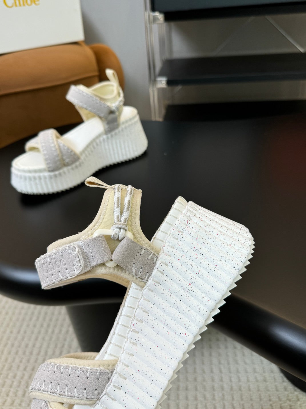 NAMA WEDGE SANDAL 8 CM IN PASTEL GREY SUEDE AND WHITE RUBBER