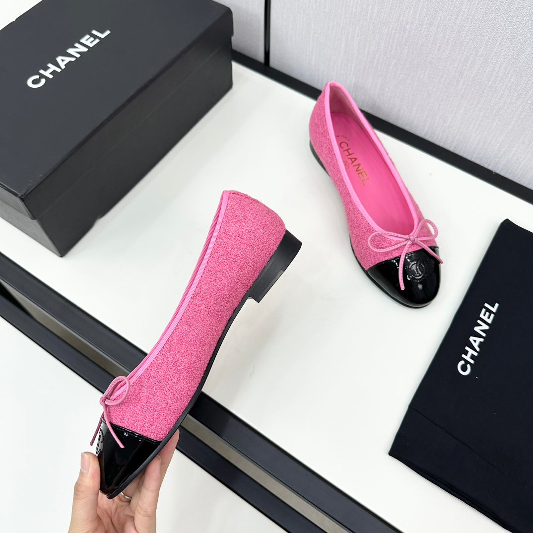 BALLET FLATS IN BRIGHT PINK TWEED AND BLACK CALFSKIN