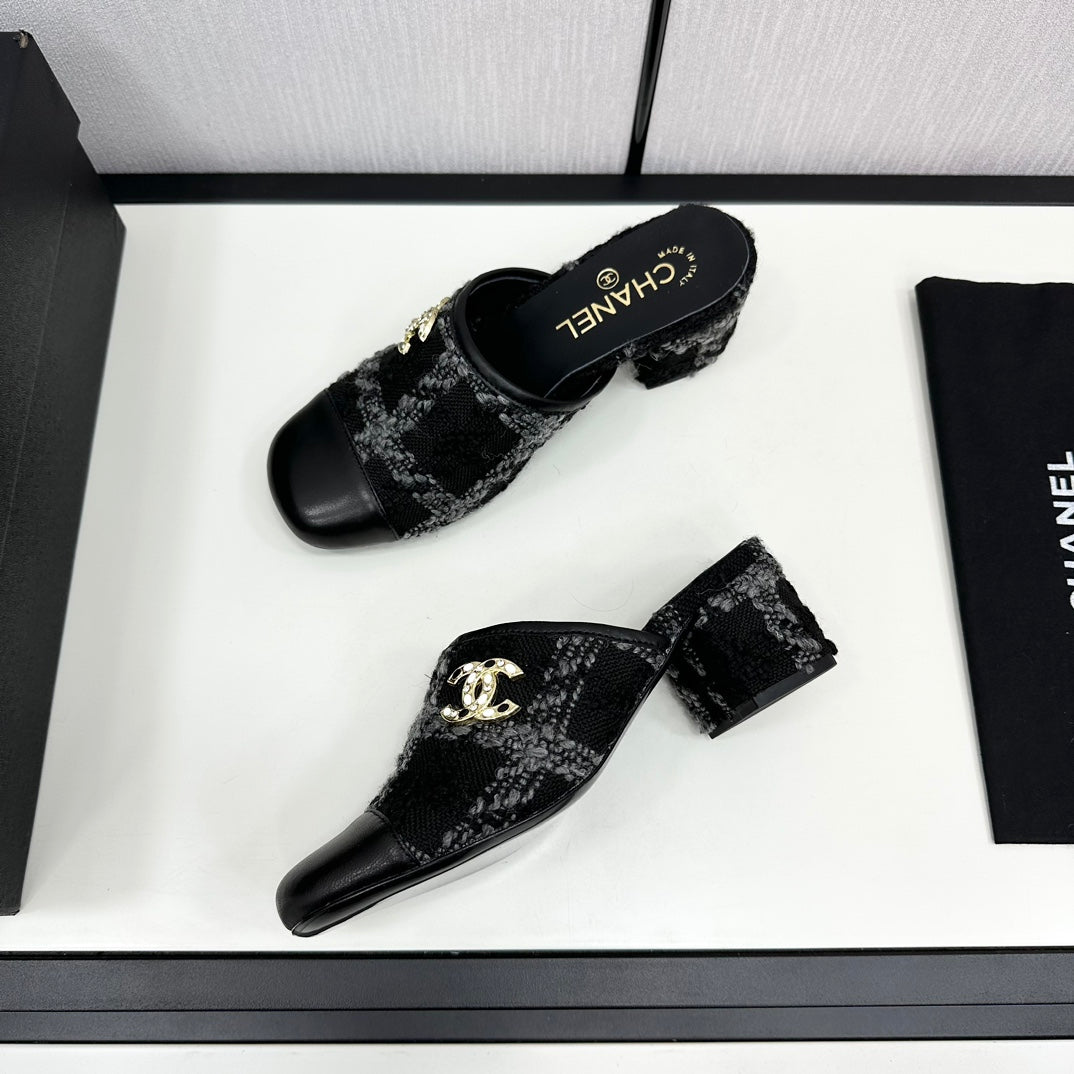 CC HIGH MULE IN BLACK WOOL TWEED AND CALFSKIN GOLD HARDWARE