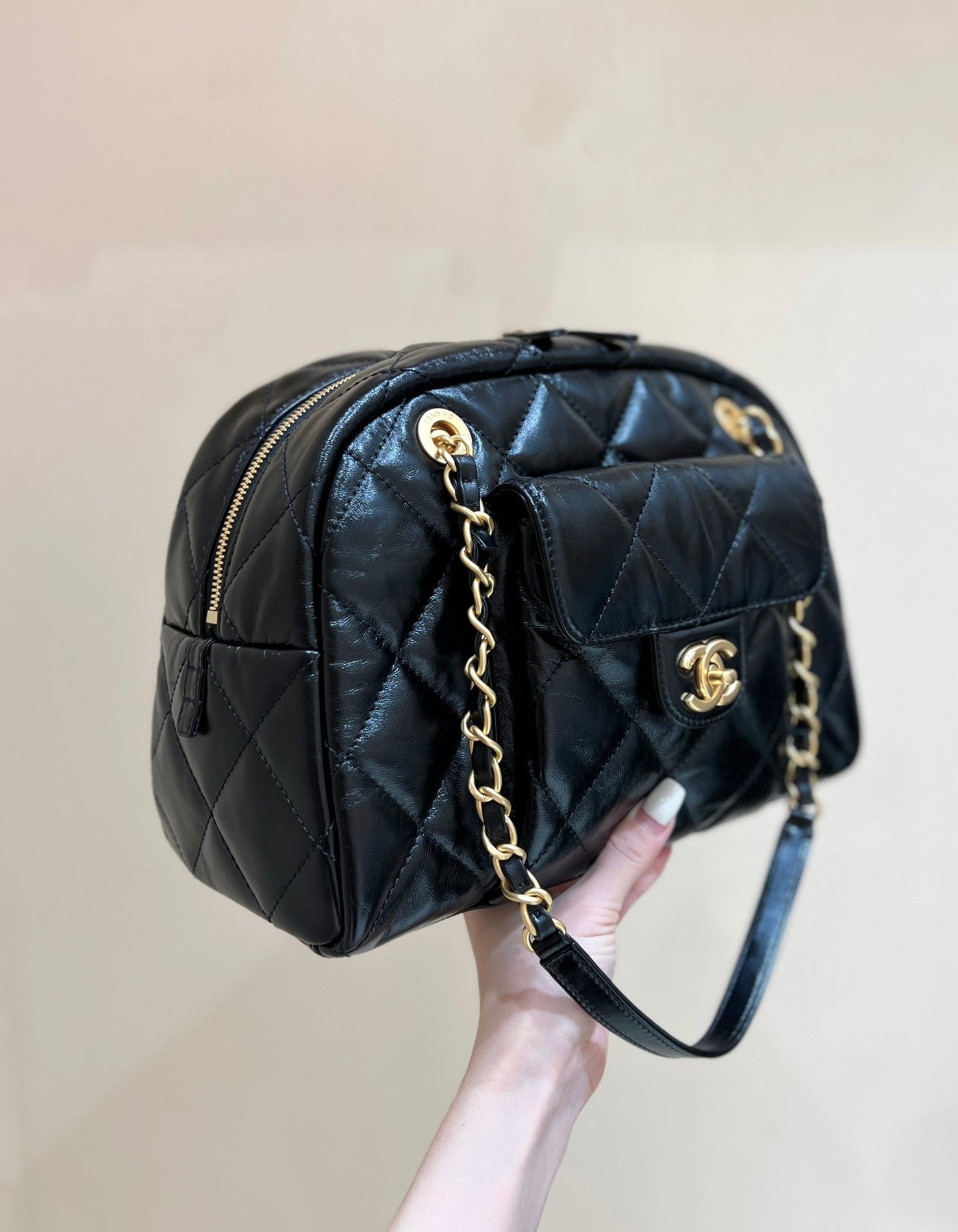 QUILTED BOWLING BAG 33 IN BLACK LAMBSKIN GOLD HARDWARE