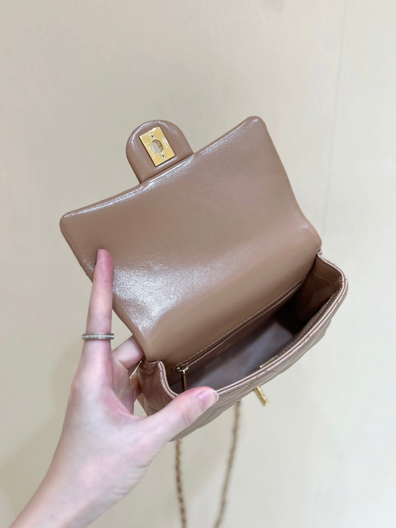 FLAP BAG WITH TOP HANDLE 19 IN BROWN LAMBSKIN GOLD HARDWARE