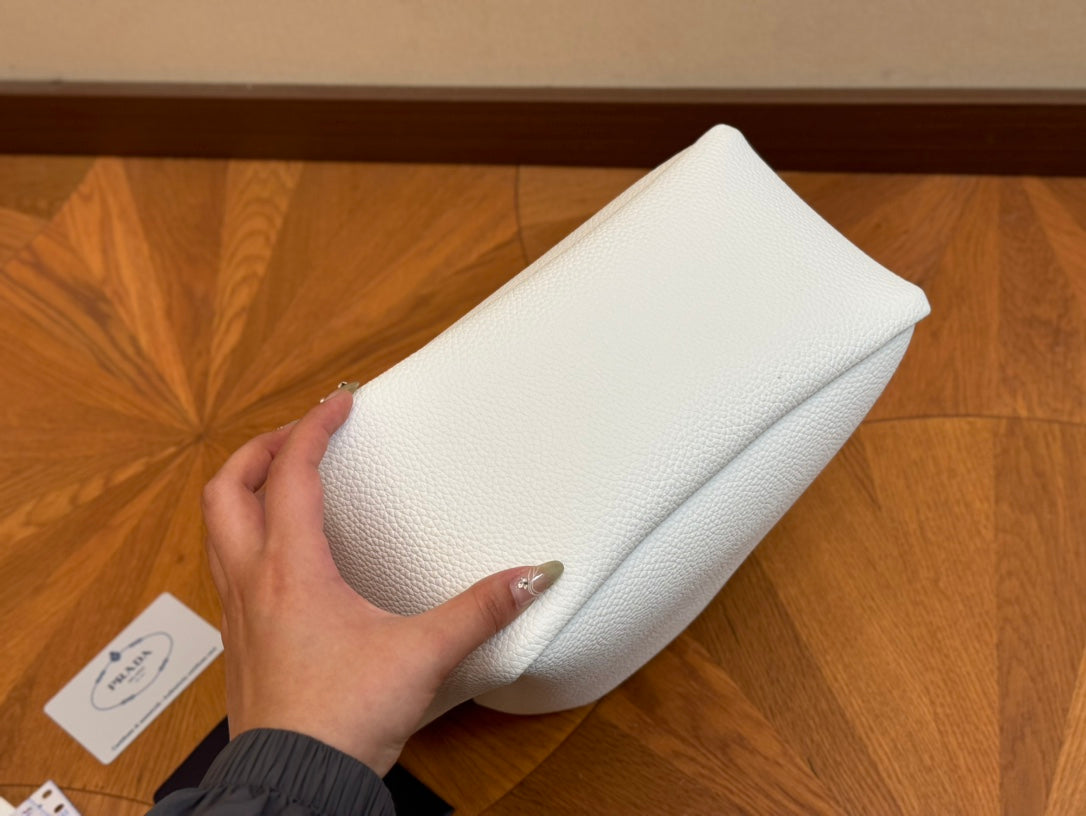 PRA 25 BASKET BAG IN WHITE CALFSKIN