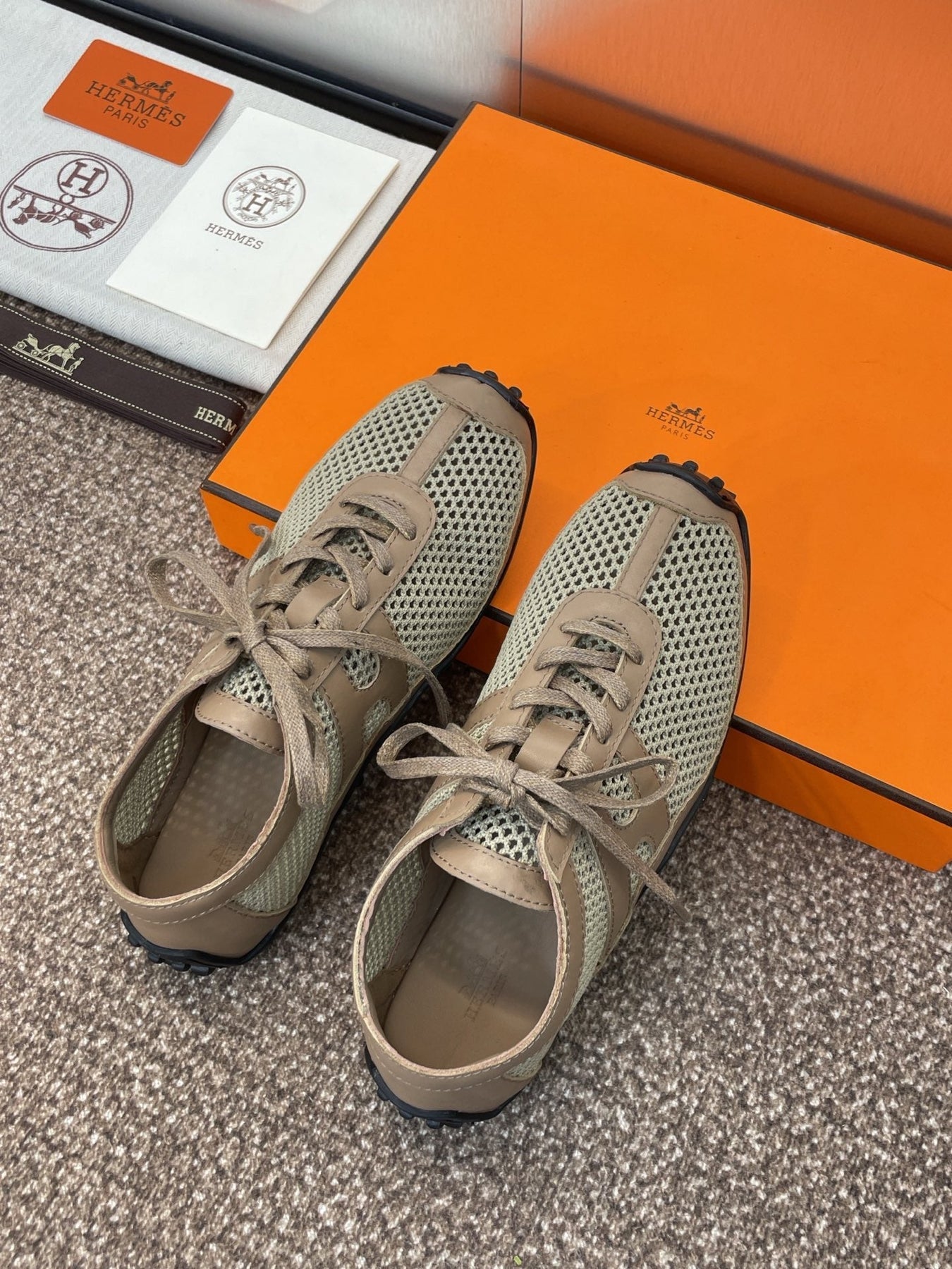 KIGA SNEAKER IN MOCHA BROWN CROCHET KNIT AND CALFSKIN