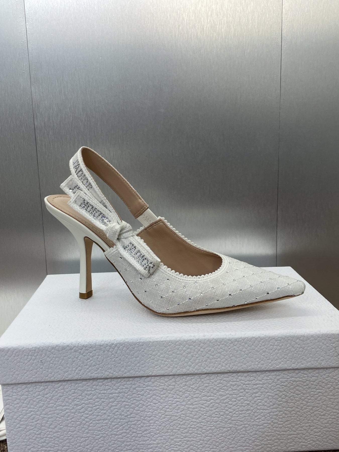 J'ADIOR SLINGBACK 25S PUMP 95MM IN WHITE FABRIC EMBOSSED CRYSTAL