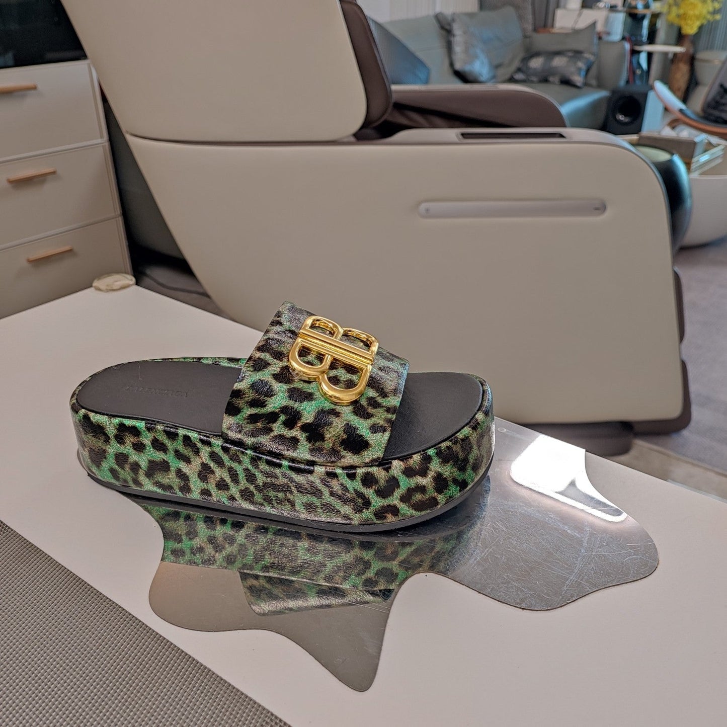RISE SANDAL THICK-SOLED IN LIGHT GREEN LEOPARD PRINT CALFSKIN