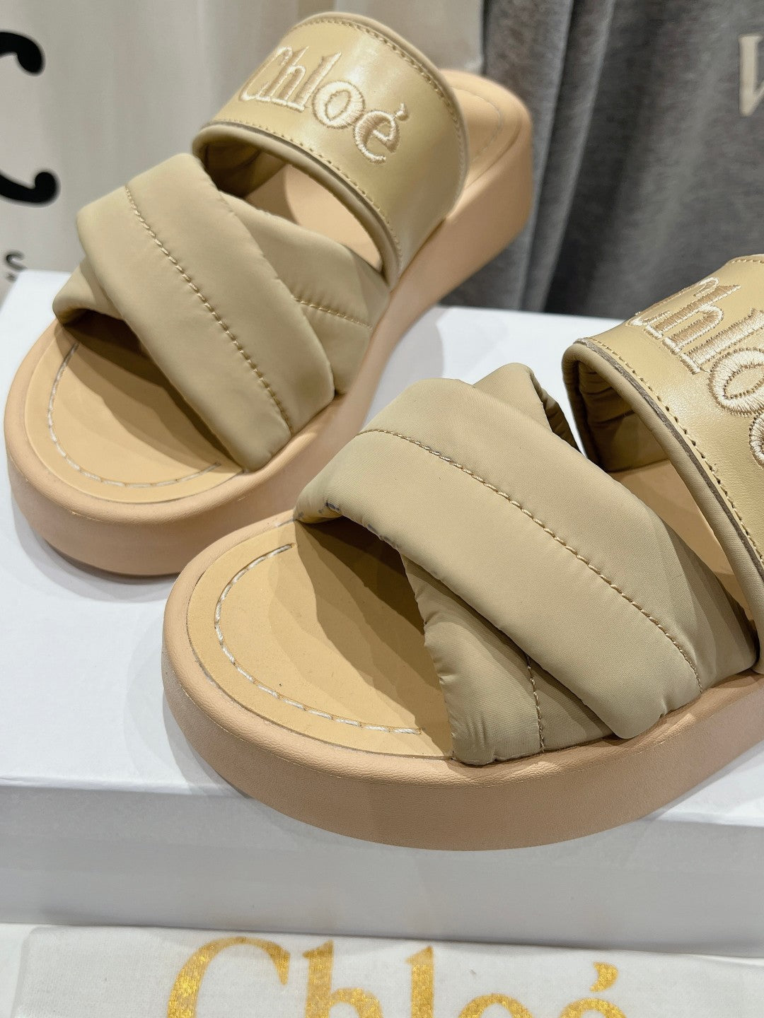 MILA PLATFORM 5 CM IN OYSTER GREY NYLON WITH EMBROIDERED LOGO