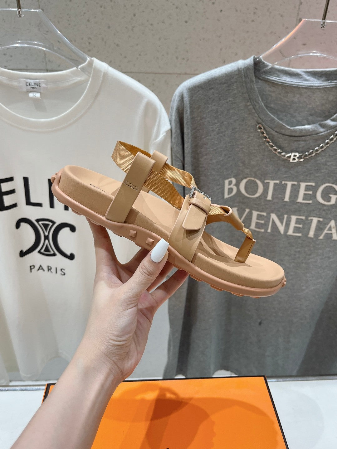 SANDAL BRAIDED 30 CHAMPAGNE CALFSKIN