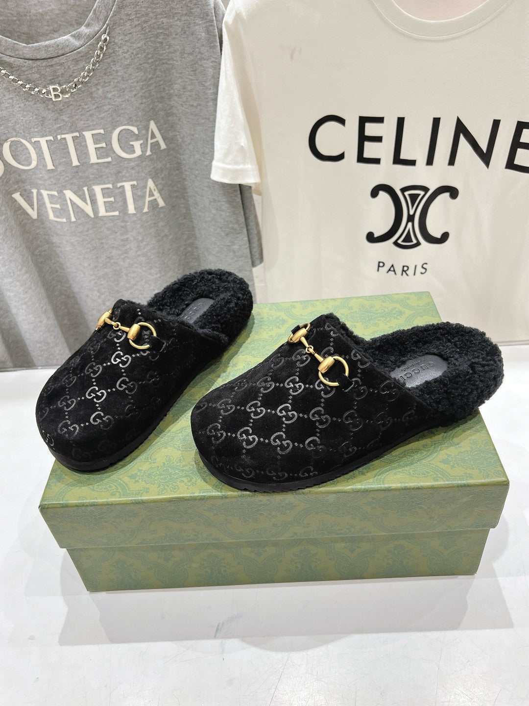 HORSEBIT MULE IN BLACK EMBOSSED SUEDE AND FLEECE LINING