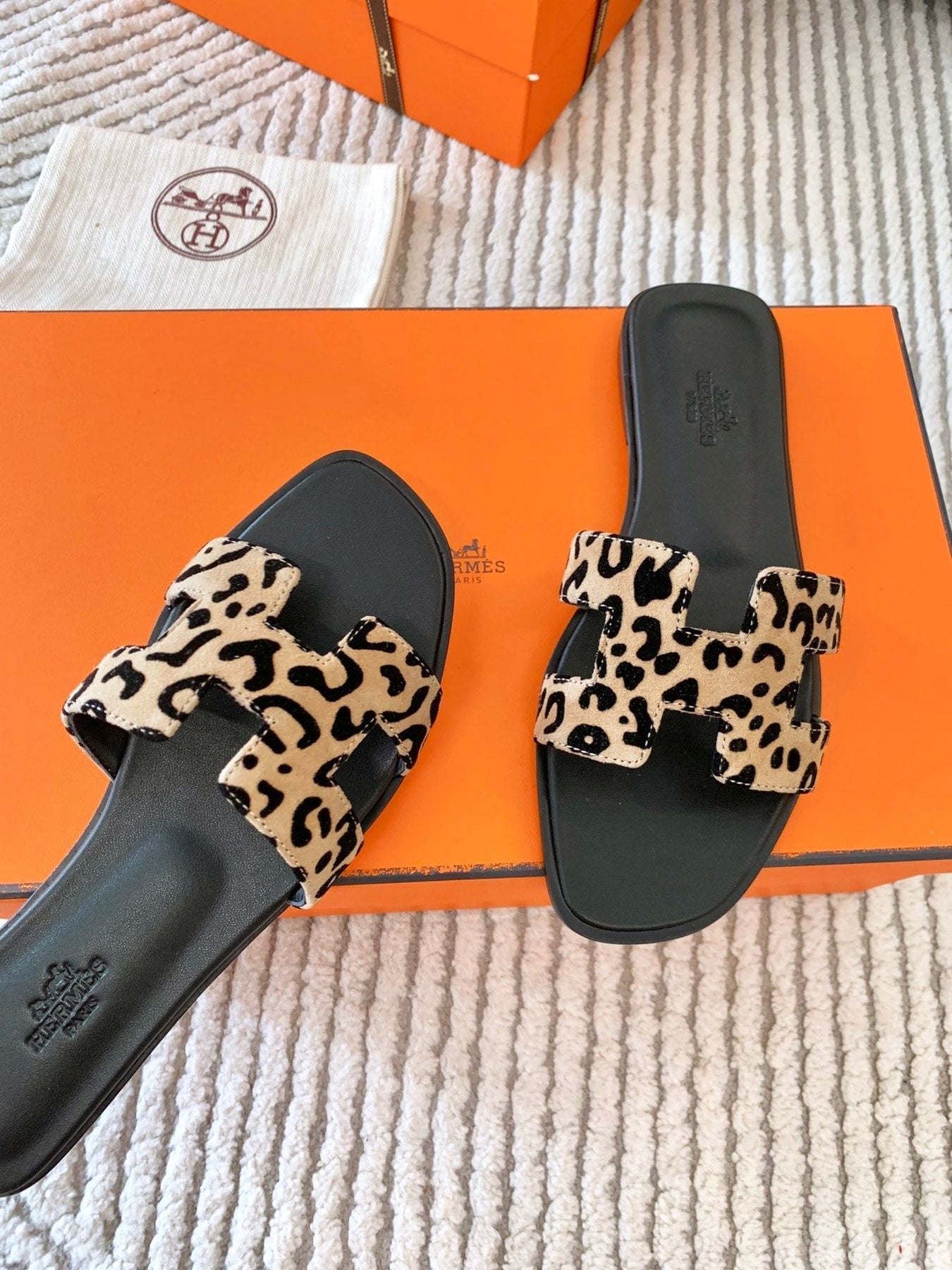 ORAN SANDAL IN CAMEL BROWN MIX BLACK SUEDE