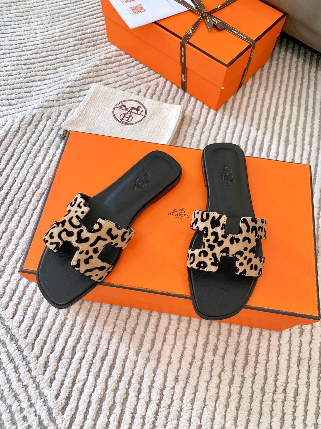 ORAN SANDAL IN CAMEL BROWN MIX BLACK SUEDE